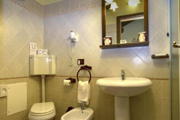 Hotel Antico Casale Vigarano Mainarda Buitenkant foto